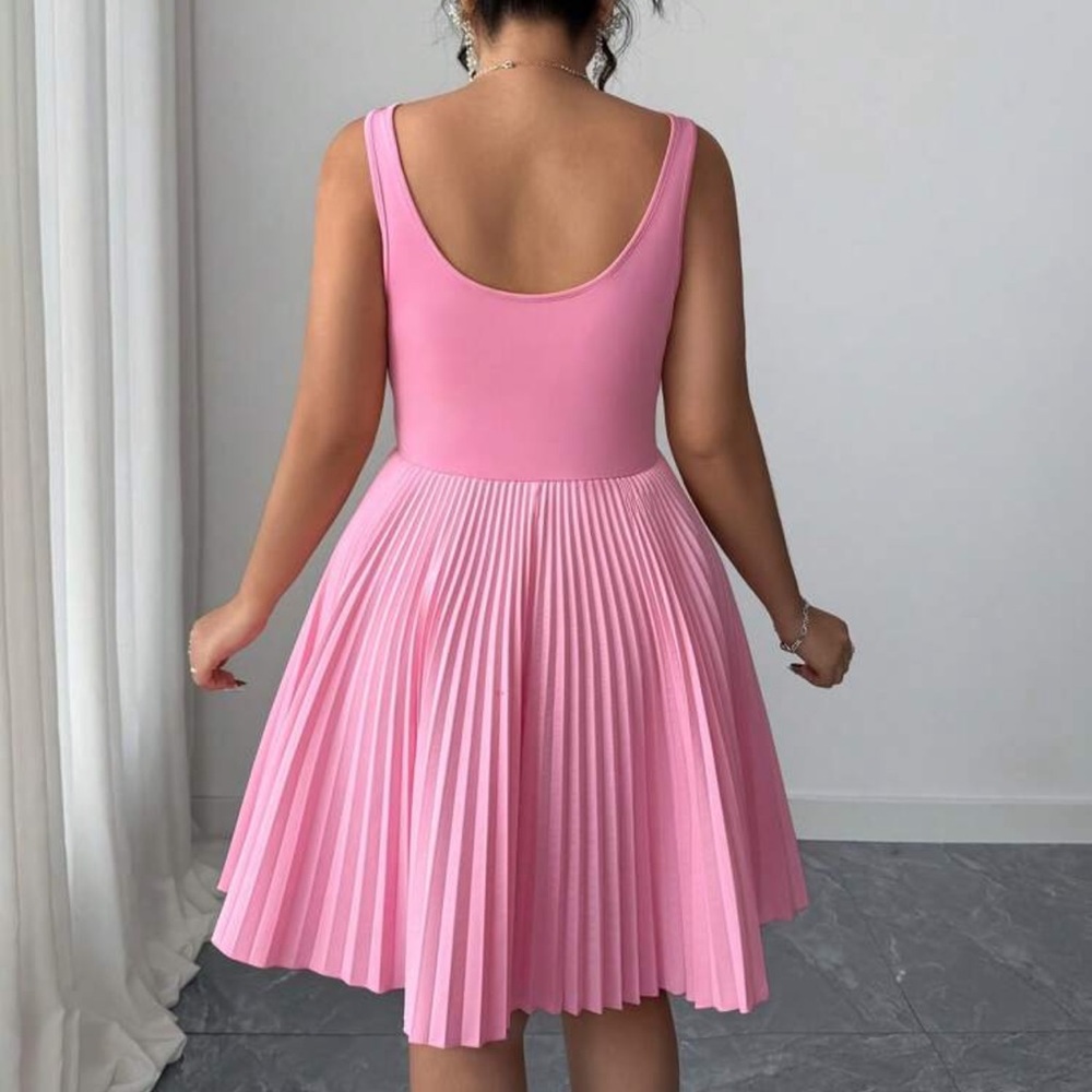 🦩 PLUS Pink Pleated Dress 🦩 - Picture 5 of 6